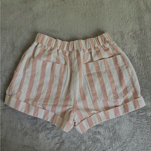 Pink and white striped shorts‎